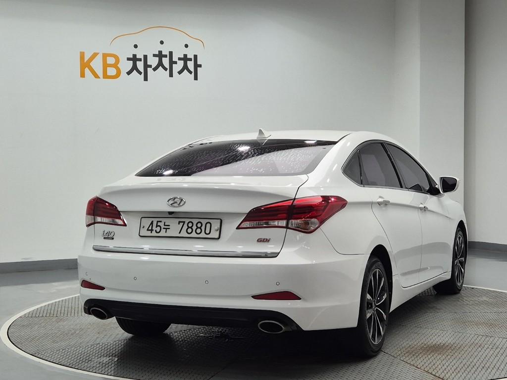 HYUNDAI The New I40 Saloon 2.0 GDI
