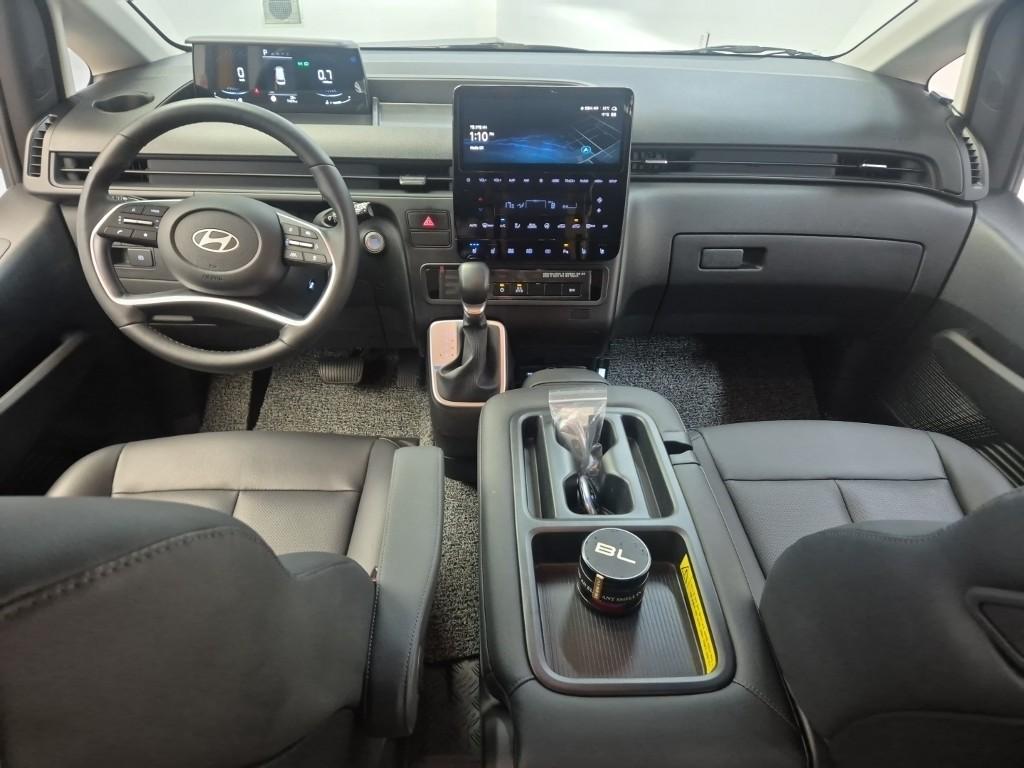 HYUNDAI Staria 3.5 LPG Kinder 15-Seater
