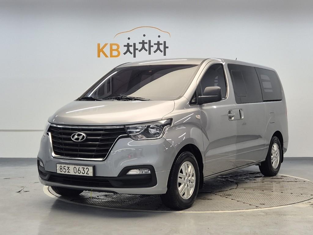 HYUNDAI The New Grand Starex 5-Seater Diesel Van