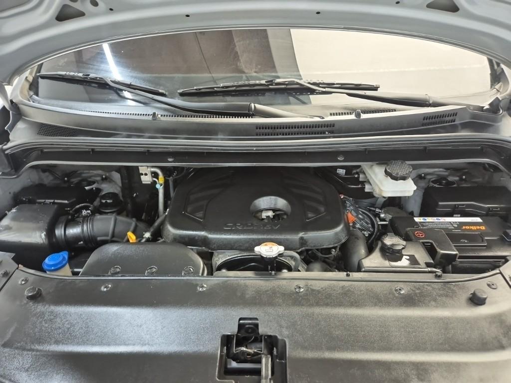 HYUNDAI The New Grand Starex 5-Seater Diesel Van