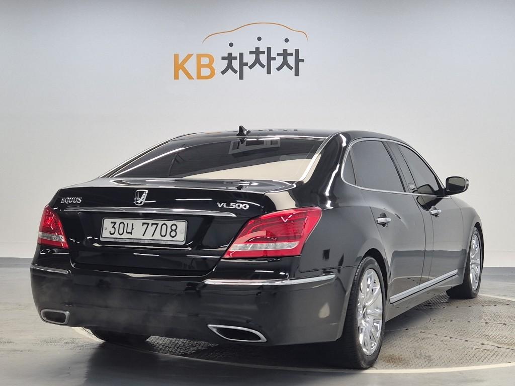 HYUNDAI Ecuus (New Model) VL500
