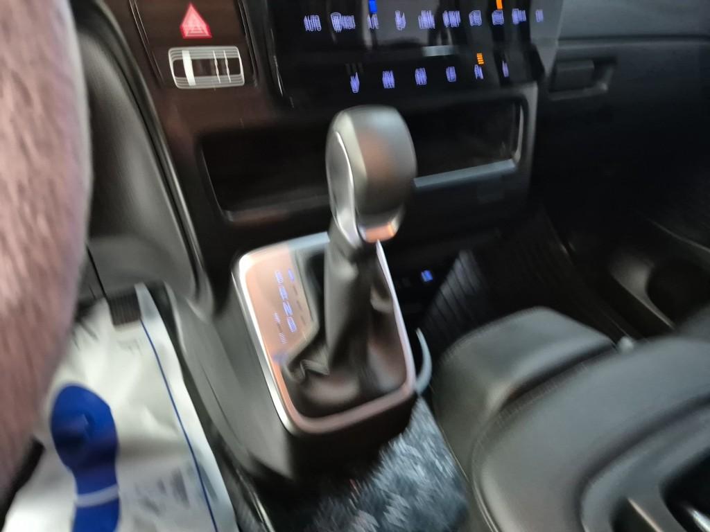 HYUNDAI Staria Hybrid 1.6 Hybrid Electric Vehicle Tourer 9-Seater