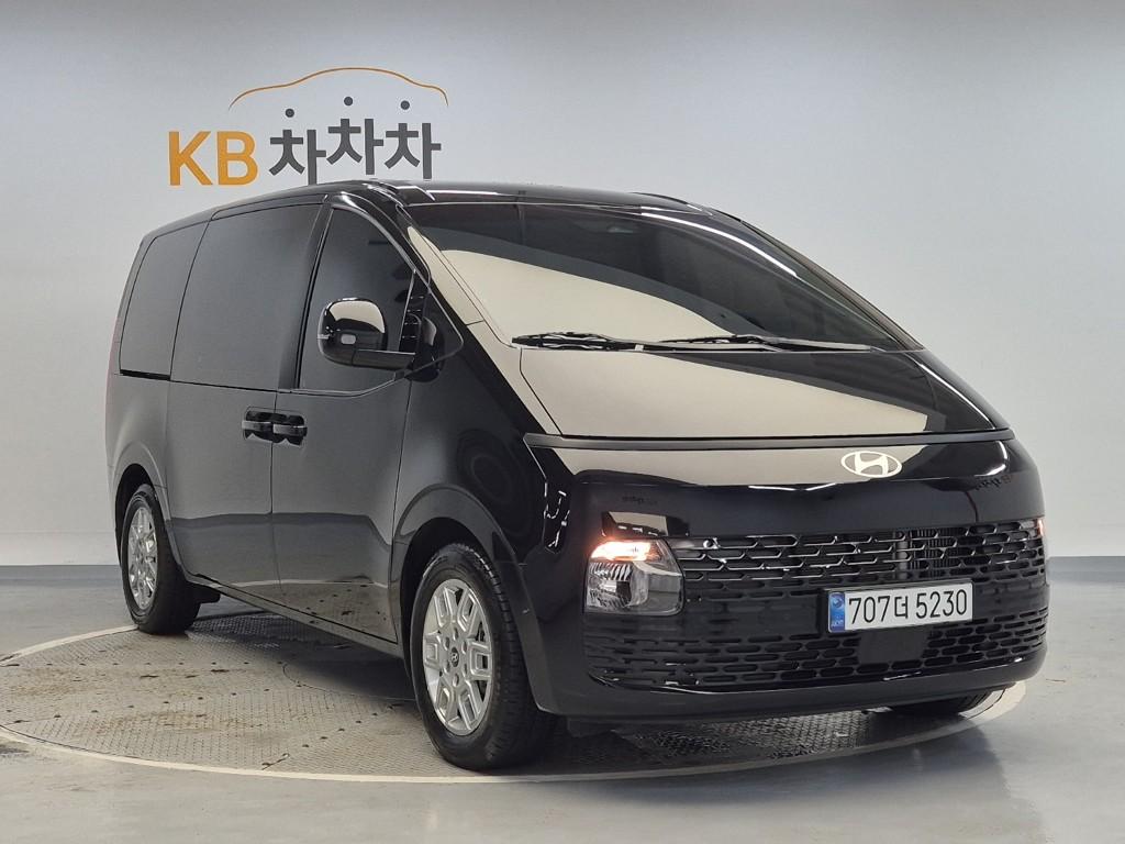 HYUNDAI Staria 2.2 Diesel Tourer 11-Seater 2W