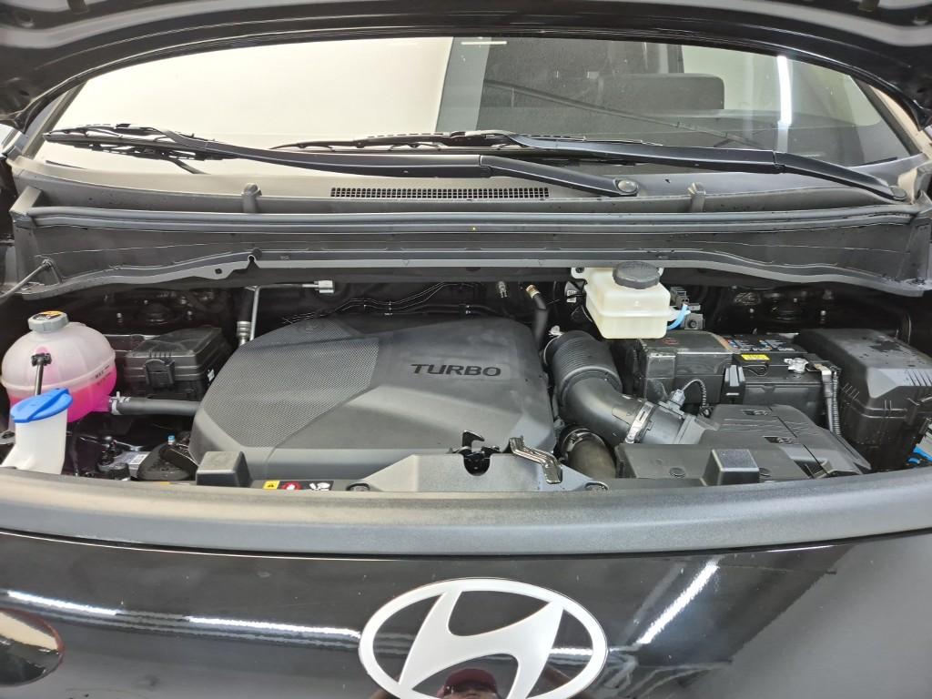 HYUNDAI Staria 2.2 Diesel Tourer 11-Seater 2W
