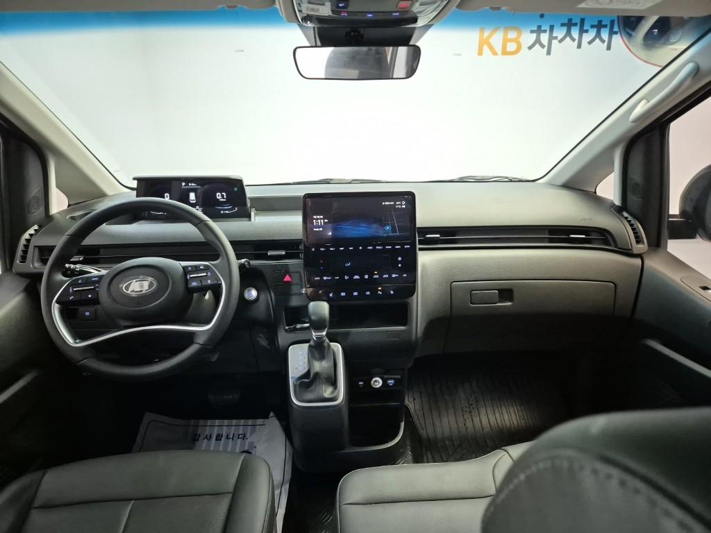 HYUNDAI Staria 2.2 Diesel Tourer 11-Seater 2W