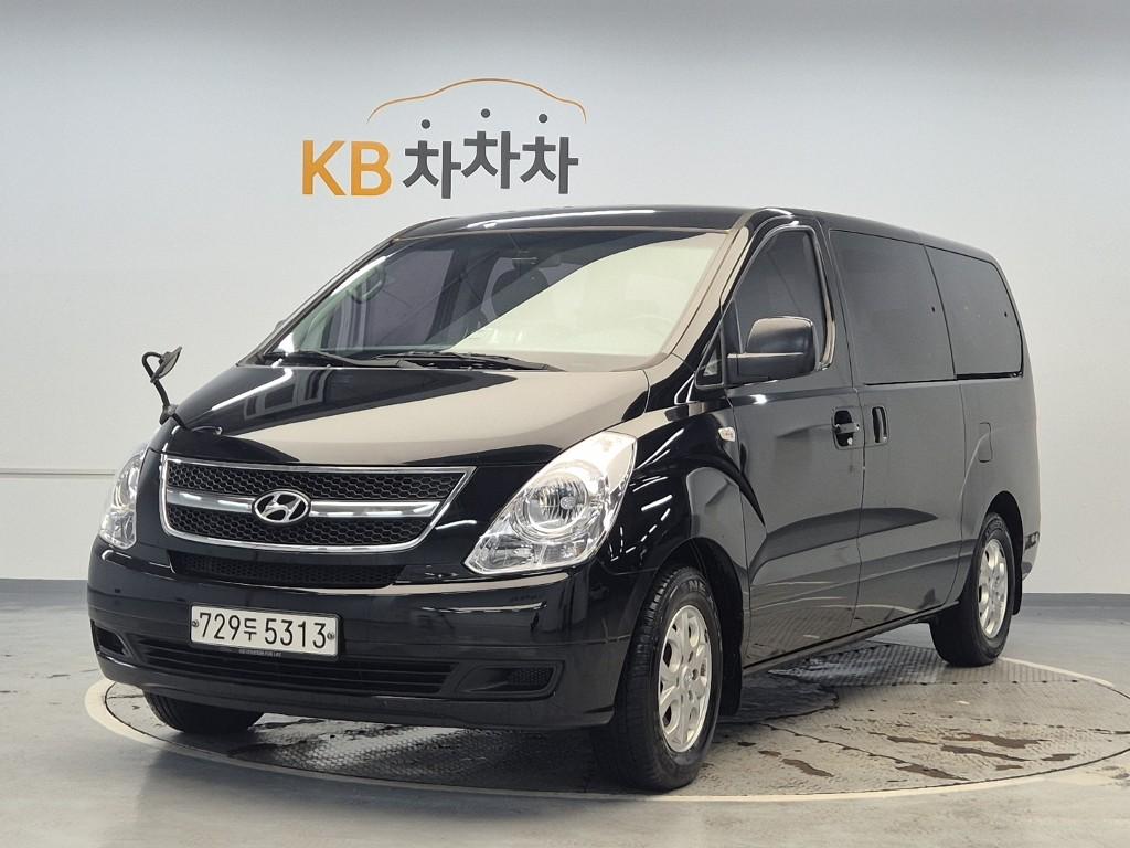 HYUNDAI Grand Starex 12-Seater Diesel