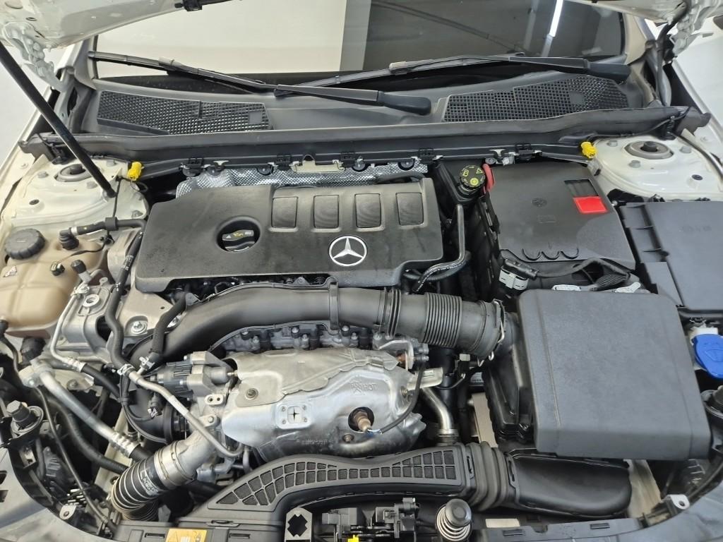 BENZ A-Class (4th Generation) A220