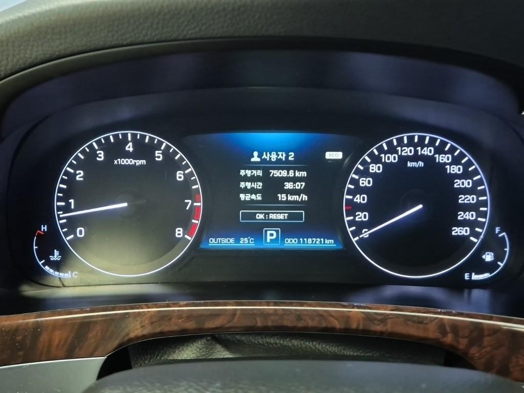 HYUNDAI Ecuus (New Model) VS380