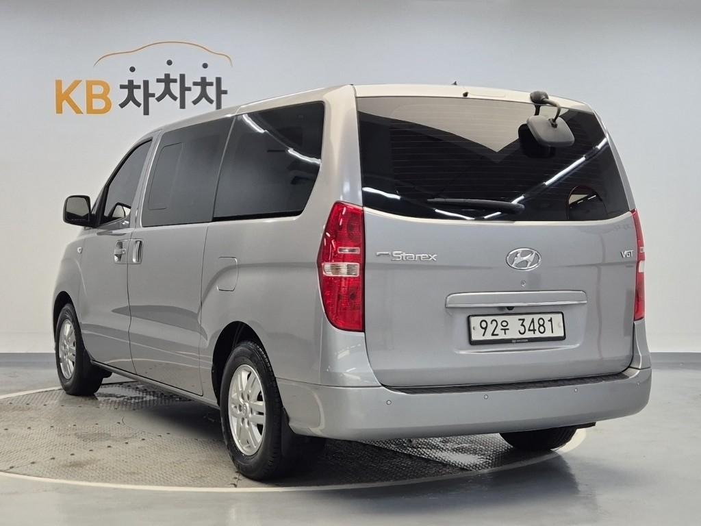 HYUNDAI The New Grand Starex 5-Seater Diesel Van