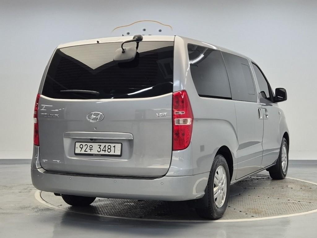 HYUNDAI The New Grand Starex 5-Seater Diesel Van