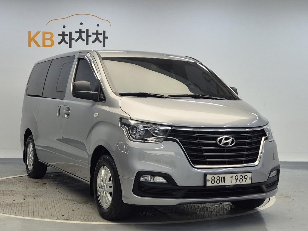 HYUNDAI The New Grand Starex 5-Seater Diesel Van