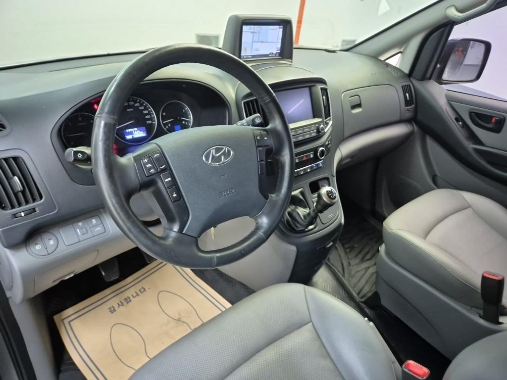 HYUNDAI The New Grand Starex 5-Seater Diesel Van