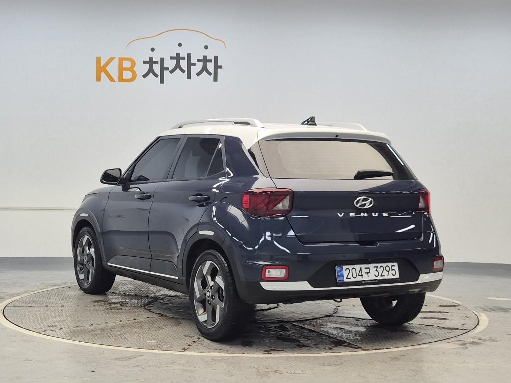 Hyundai Venue, 2022, фотография 2