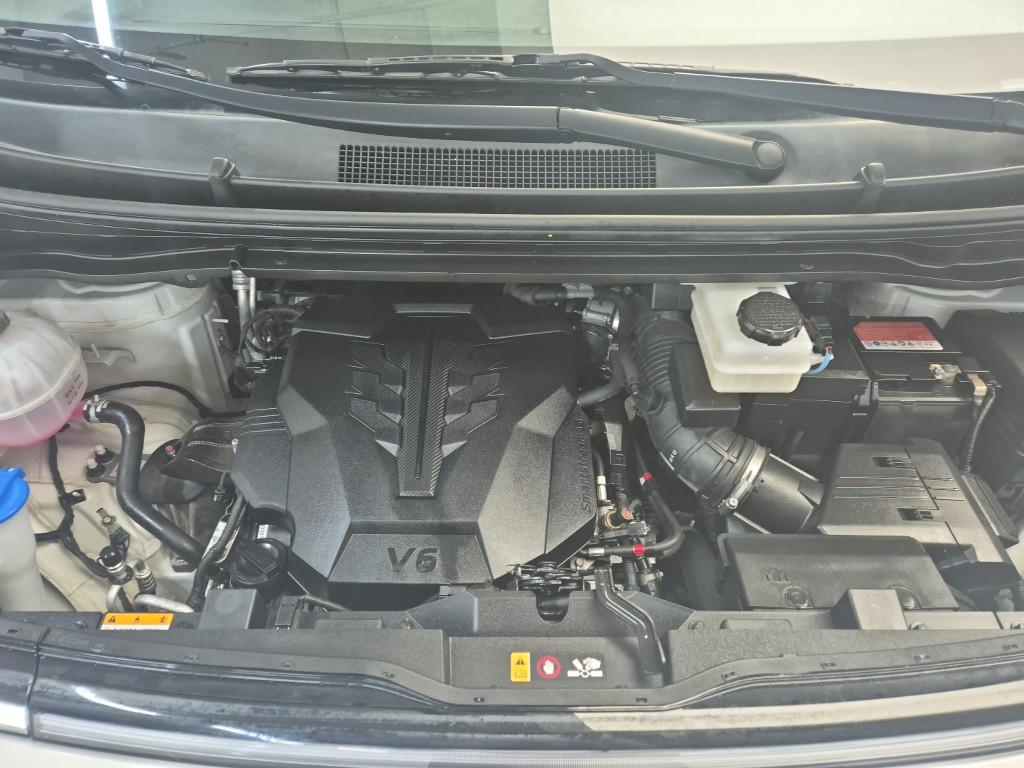 HYUNDAI Staria 3.5 LPG Tourer 9-Seater