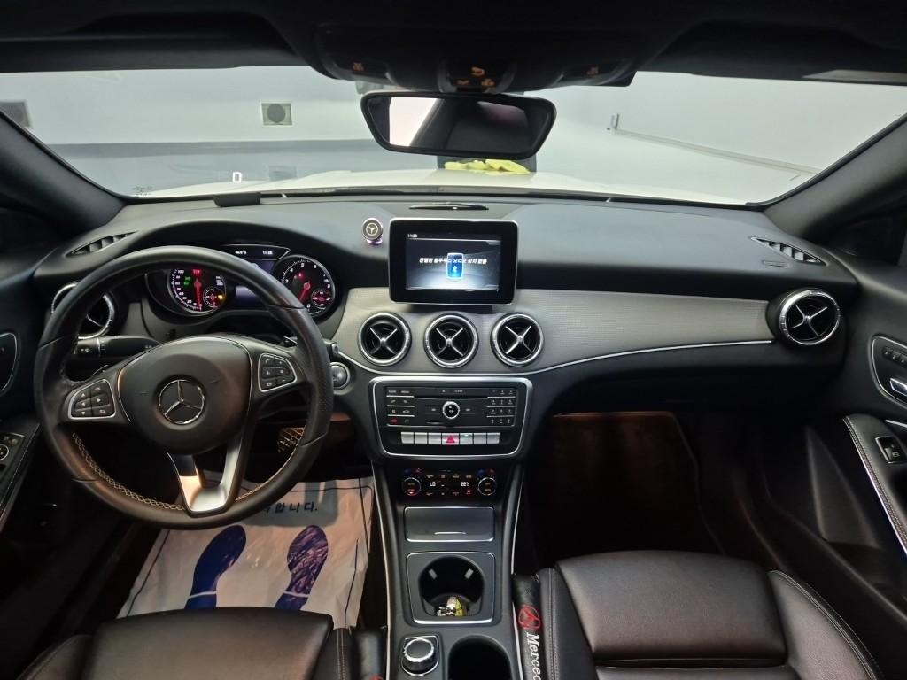 BENZ CLA-Class CLA250 4 Matic