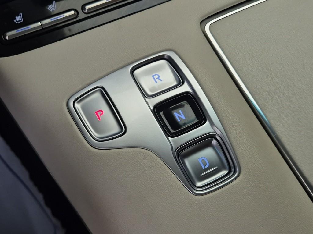 HYUNDAI The New Grandeur IG Hybrid 2.4 HEV