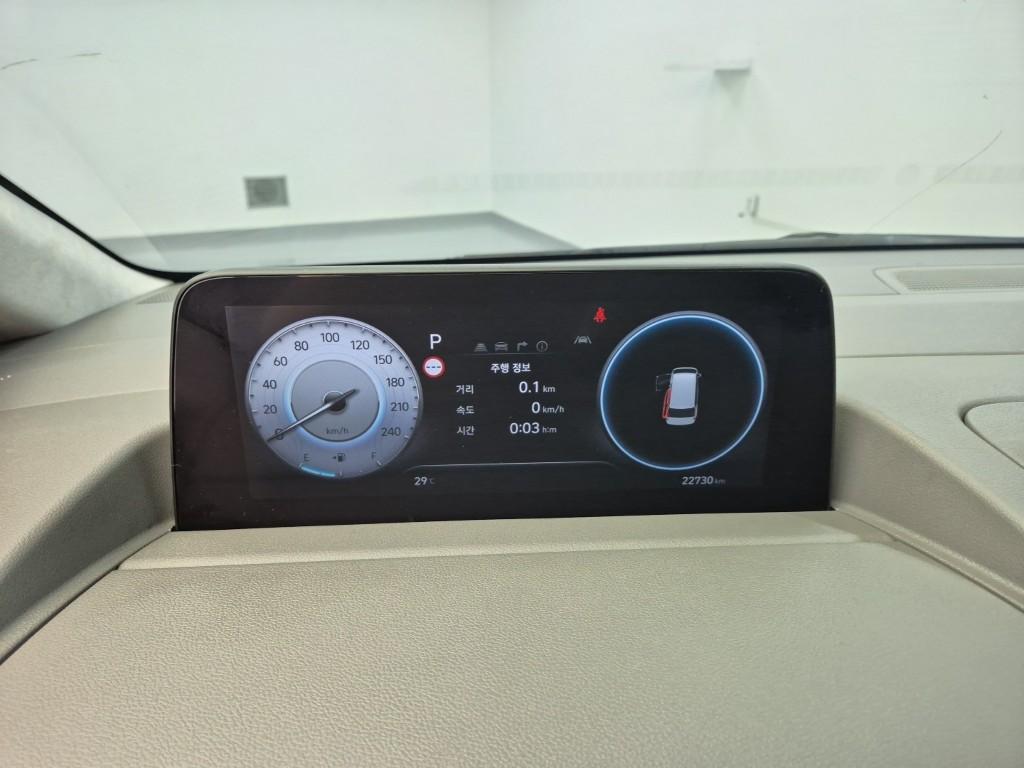 HYUNDAI Staria 3.5 LPG Lounge 9-Seater