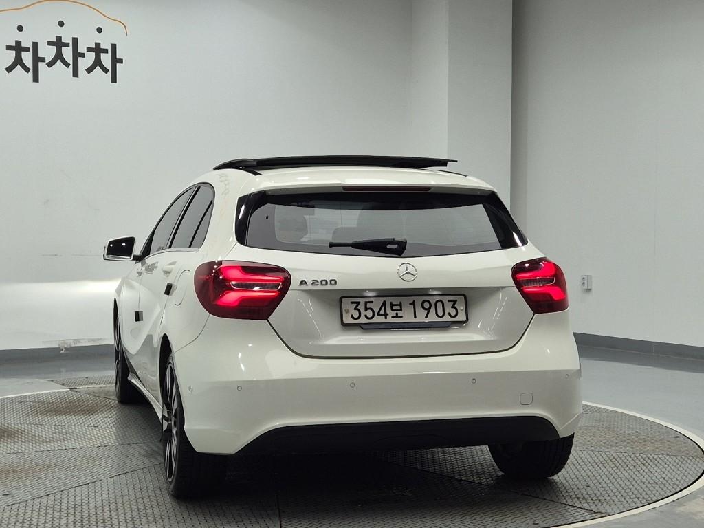 BENZ A-Class (3rd Generation) A200