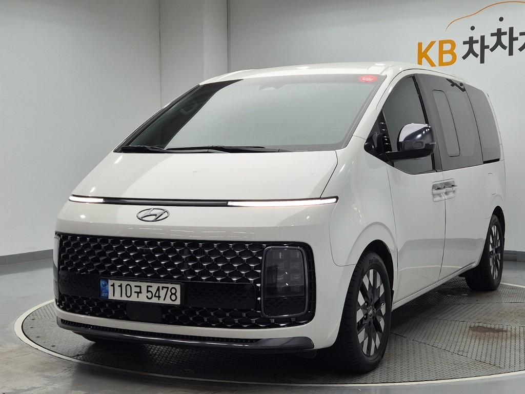 HYUNDAI Staria 2.2 Diesel Lounge 9-Seater 2W