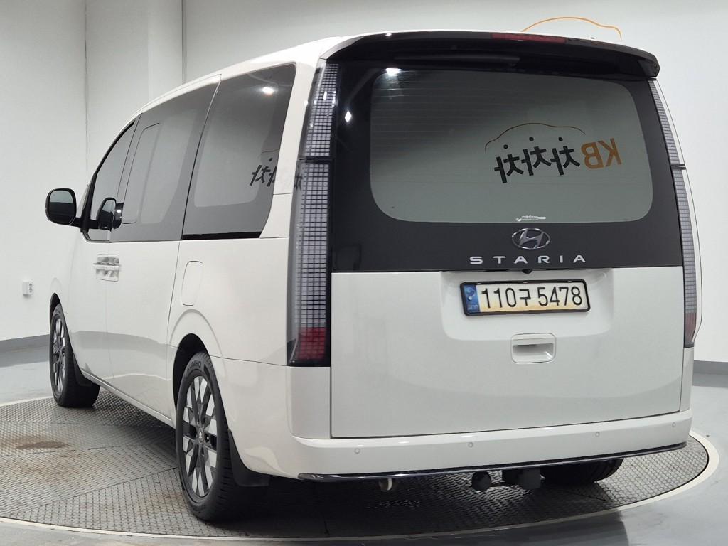 HYUNDAI Staria 2.2 Diesel Lounge 9-Seater 2W