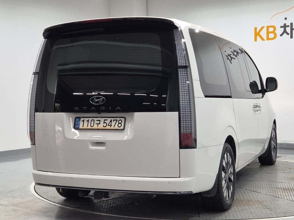 HYUNDAI Staria 2.2 Diesel Lounge 9-Seater 2W