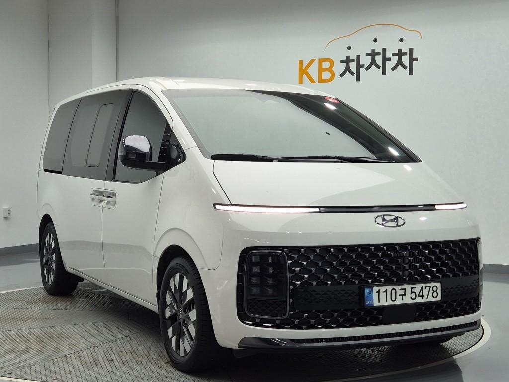 HYUNDAI Staria 2.2 Diesel Lounge 9-Seater 2W