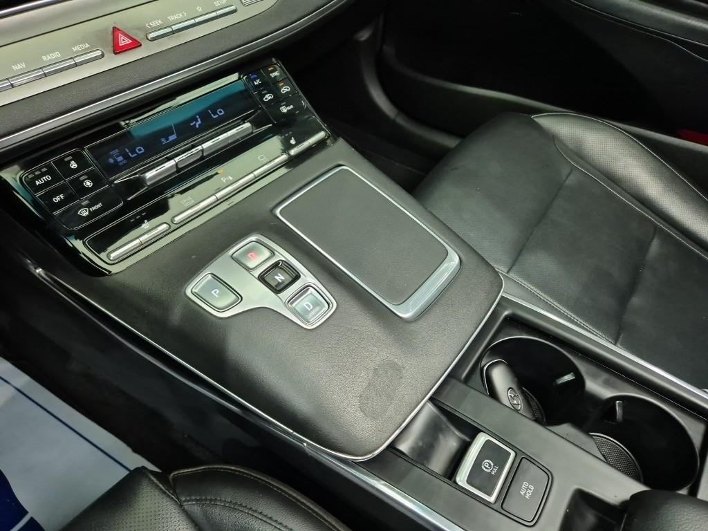 HYUNDAI The New Grandeur IG LPi 3.0