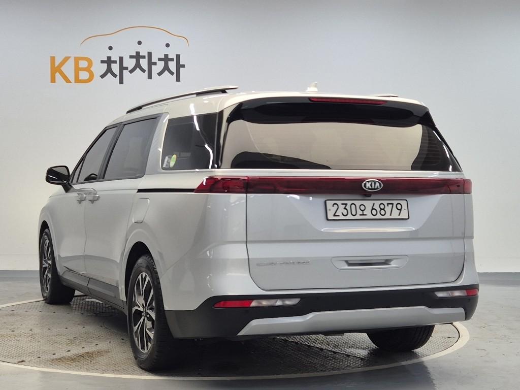 KIA New Carnival 9-Seater Diesel