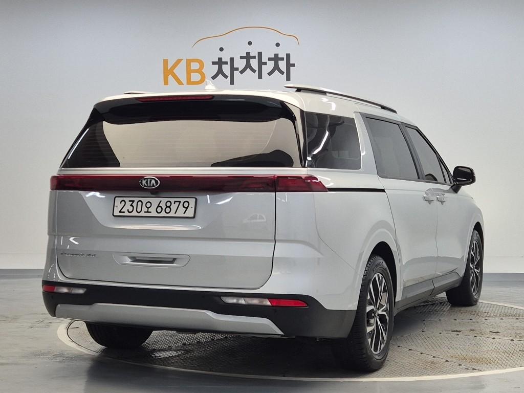 KIA New Carnival 9-Seater Diesel