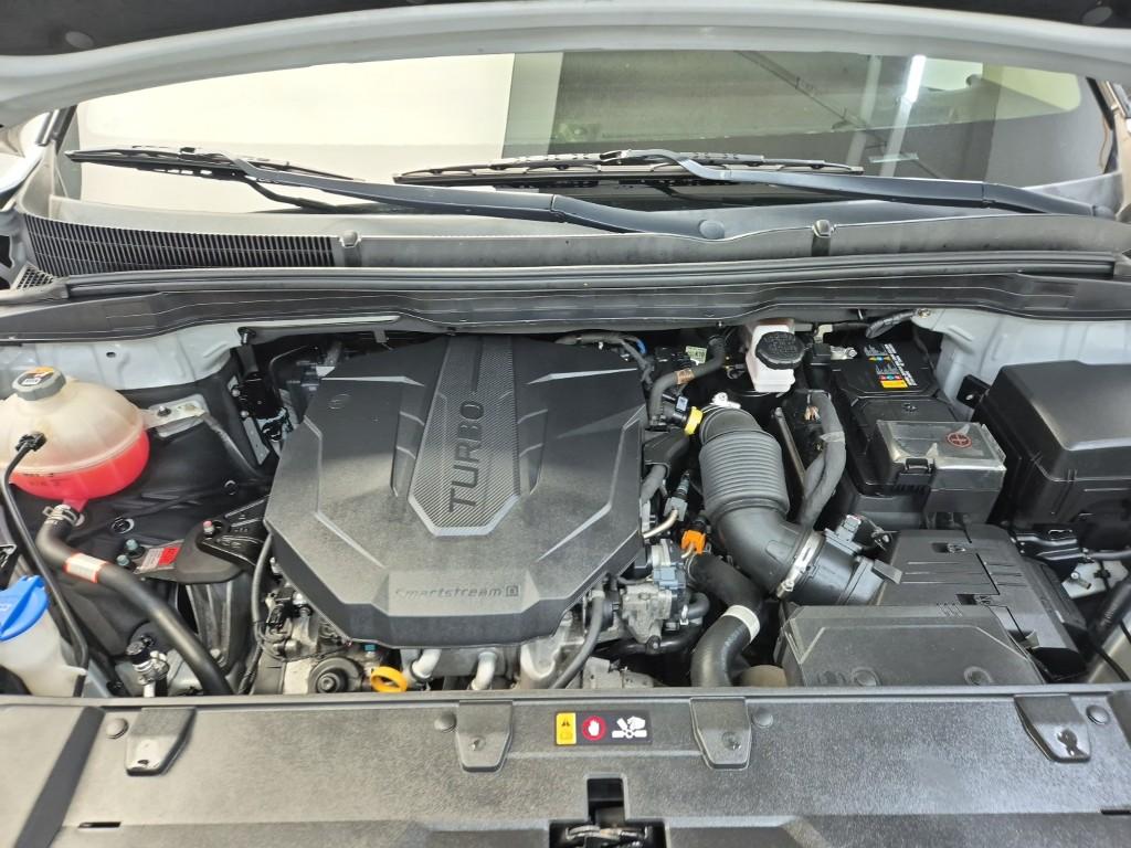 KIA New Carnival 9-Seater Diesel