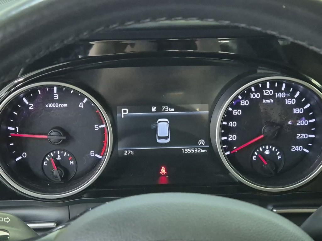 KIA New Carnival 9-Seater Diesel