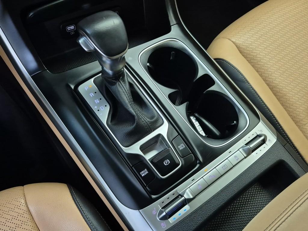 KIA New Carnival 9-Seater Diesel