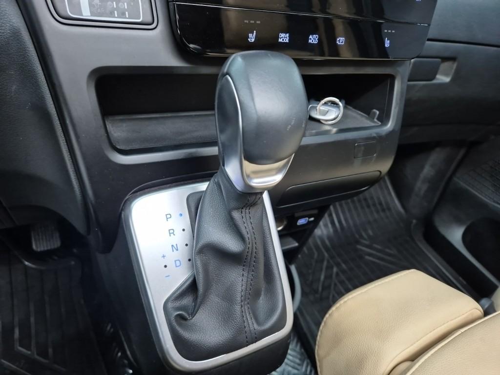 HYUNDAI Staria 2.2 Diesel Tourer 9-Seater 2W