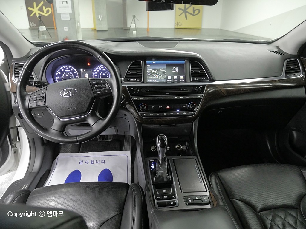 HYUNDAI Aslan G330