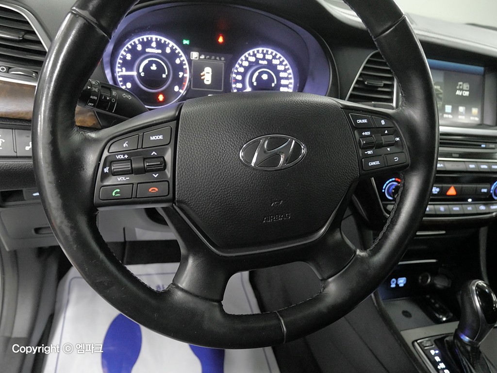 HYUNDAI Aslan G330