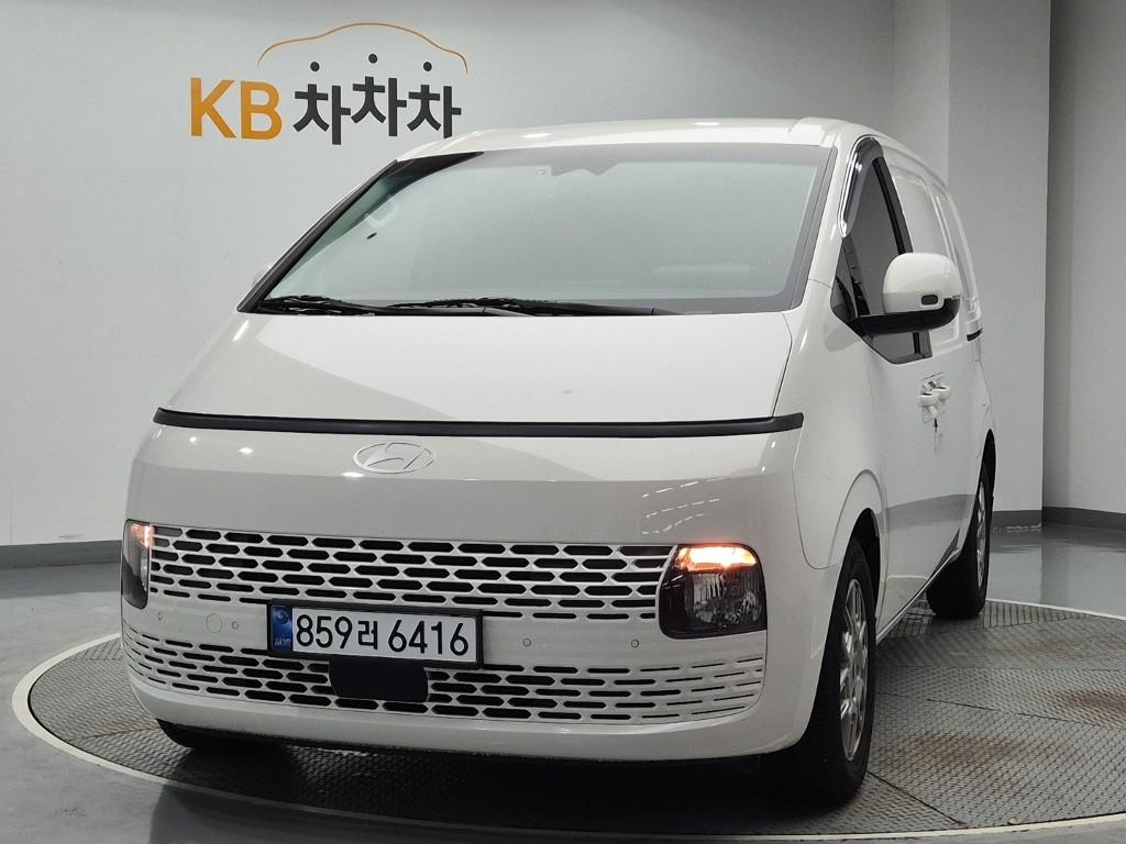 HYUNDAI Staria 3.5 LPG Cargo 3-Seater