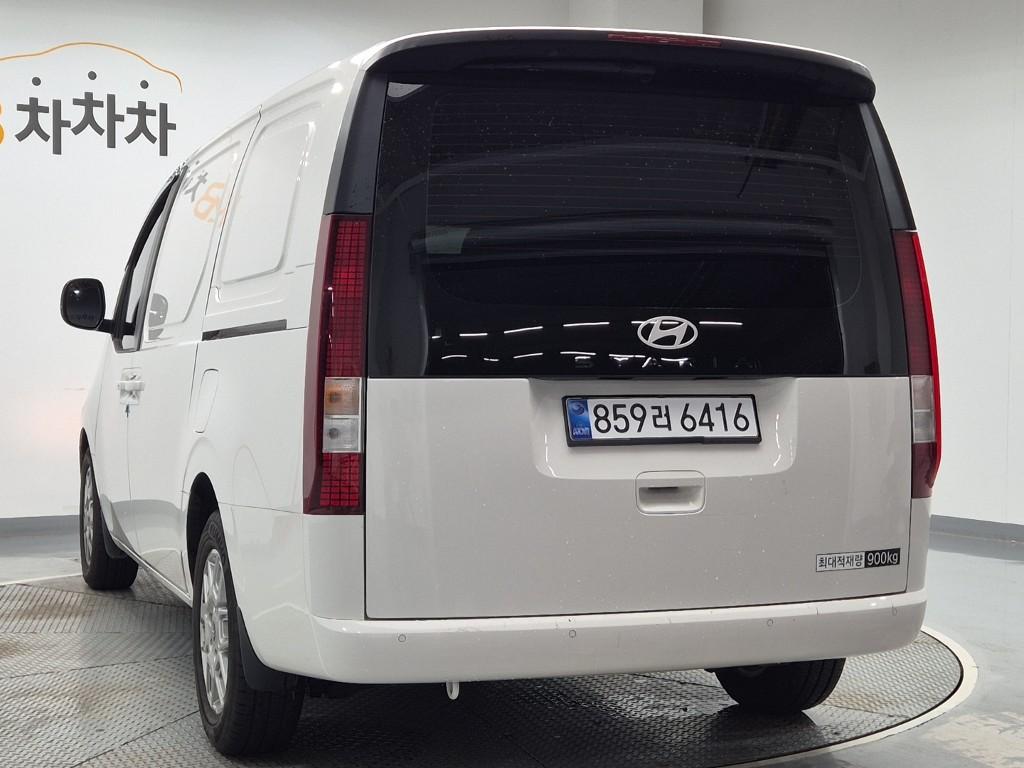 HYUNDAI Staria 3.5 LPG Cargo 3-Seater