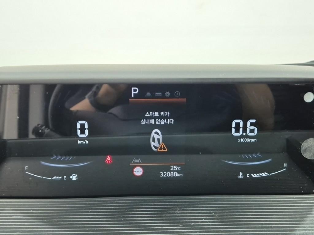 HYUNDAI Staria 3.5 LPG Cargo 3-Seater