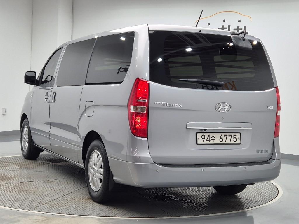 HYUNDAI The New Grand Starex 3-Seater Diesel Van