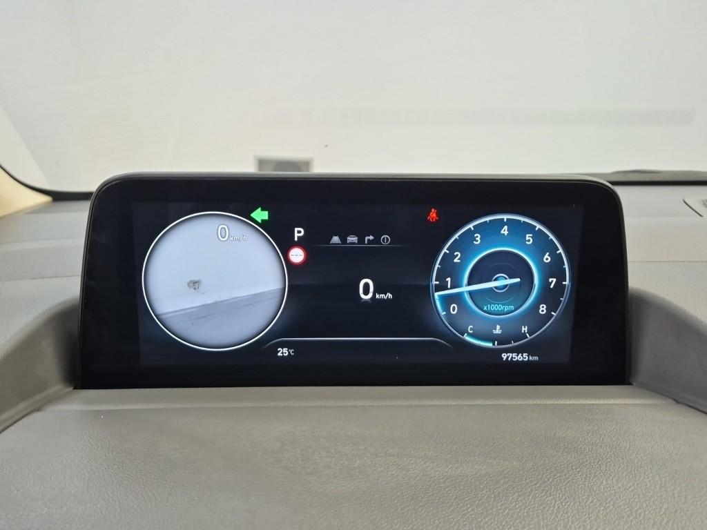 HYUNDAI Staria 3.5 LPG Lounge 7-Seater