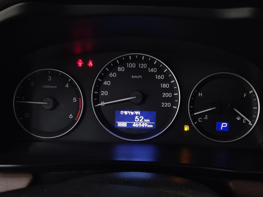HYUNDAI The New Grand Starex 9-Seater Diesel