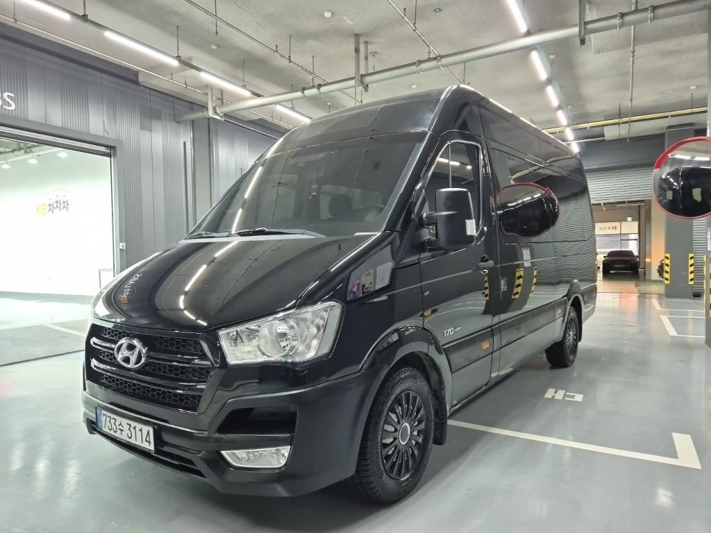 HYUNDAI Solati 15-Seater