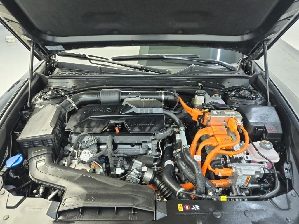 HYUNDAI The All New Grandeur Hybrid 1.6 Hybrid