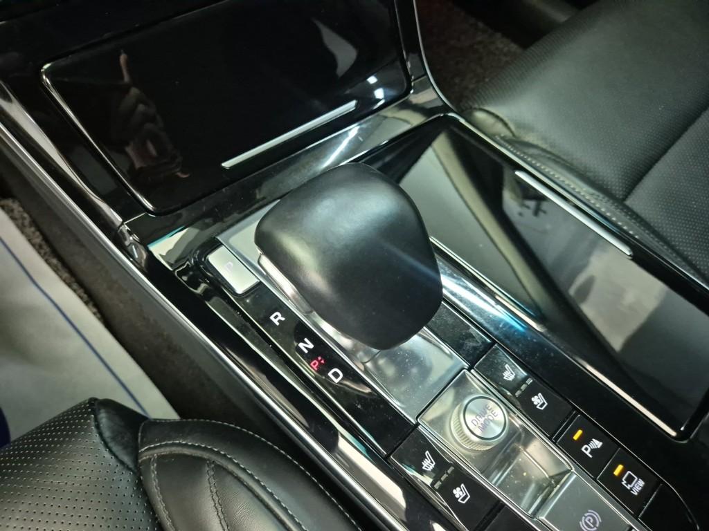 KIA K7 Premier 2.5 GDi