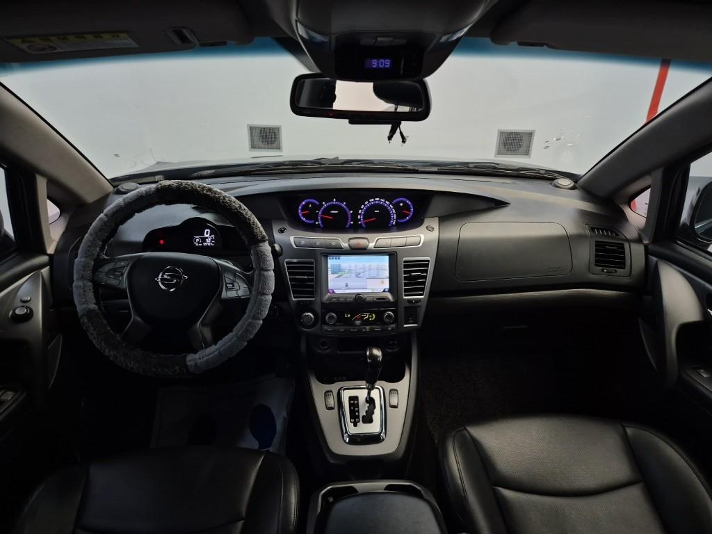 KG MOBILITY(SSANGYONG) New Korando Turismo 2.2 9-Seater 4WD