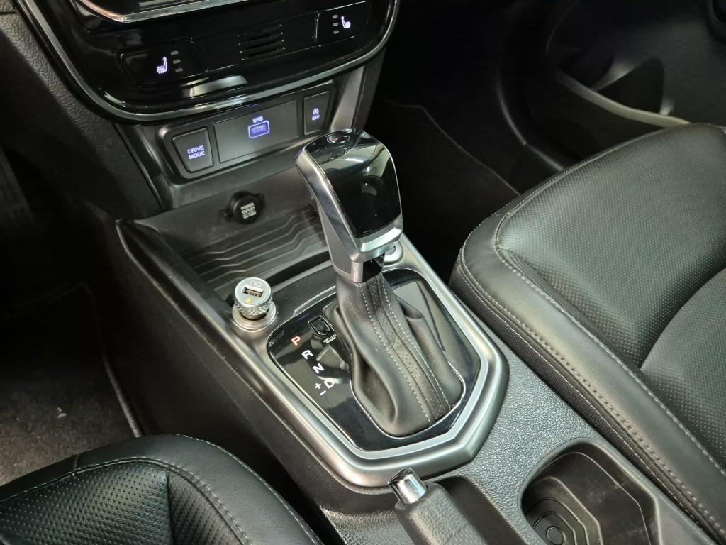 KG MOBILITY(SSANGYONG) Very New Tivoli 1.5 Gasoline 2WD