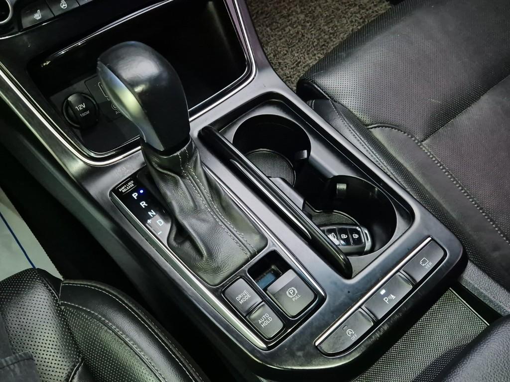 HYUNDAI Grandeur IG 2.2 Diesel