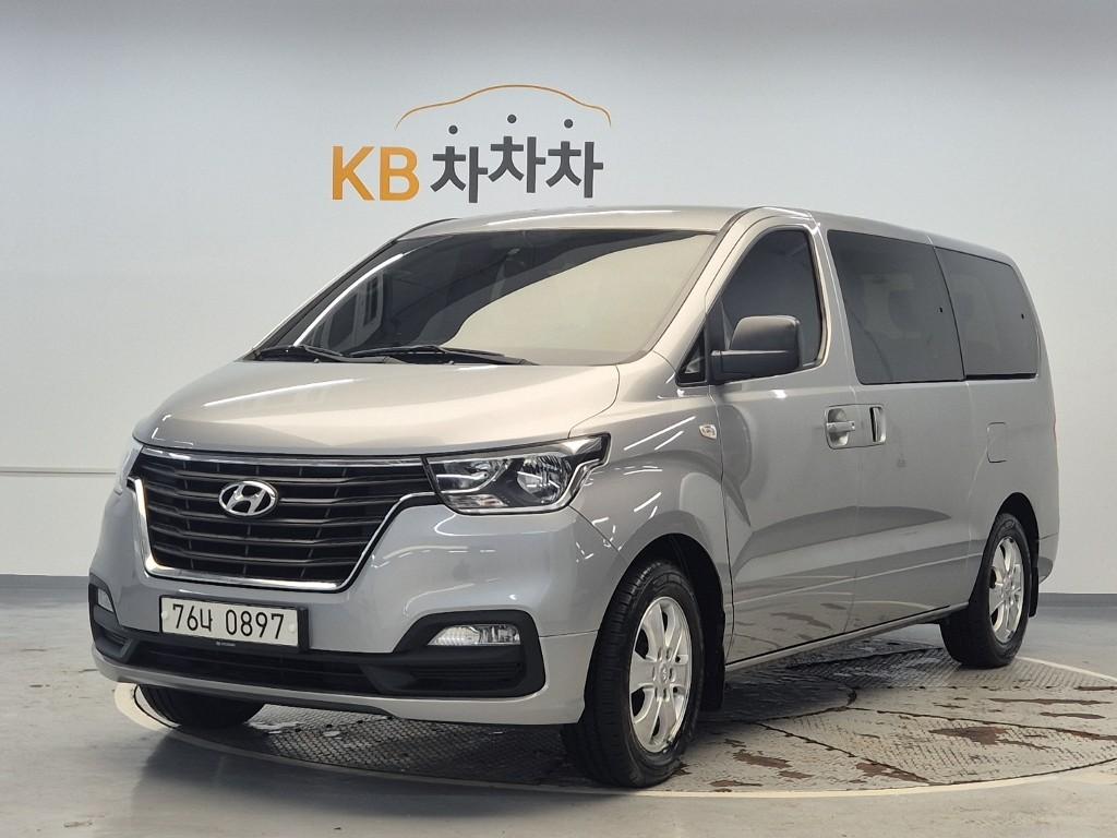 HYUNDAI The New Grand Starex 11-Seater Diesel