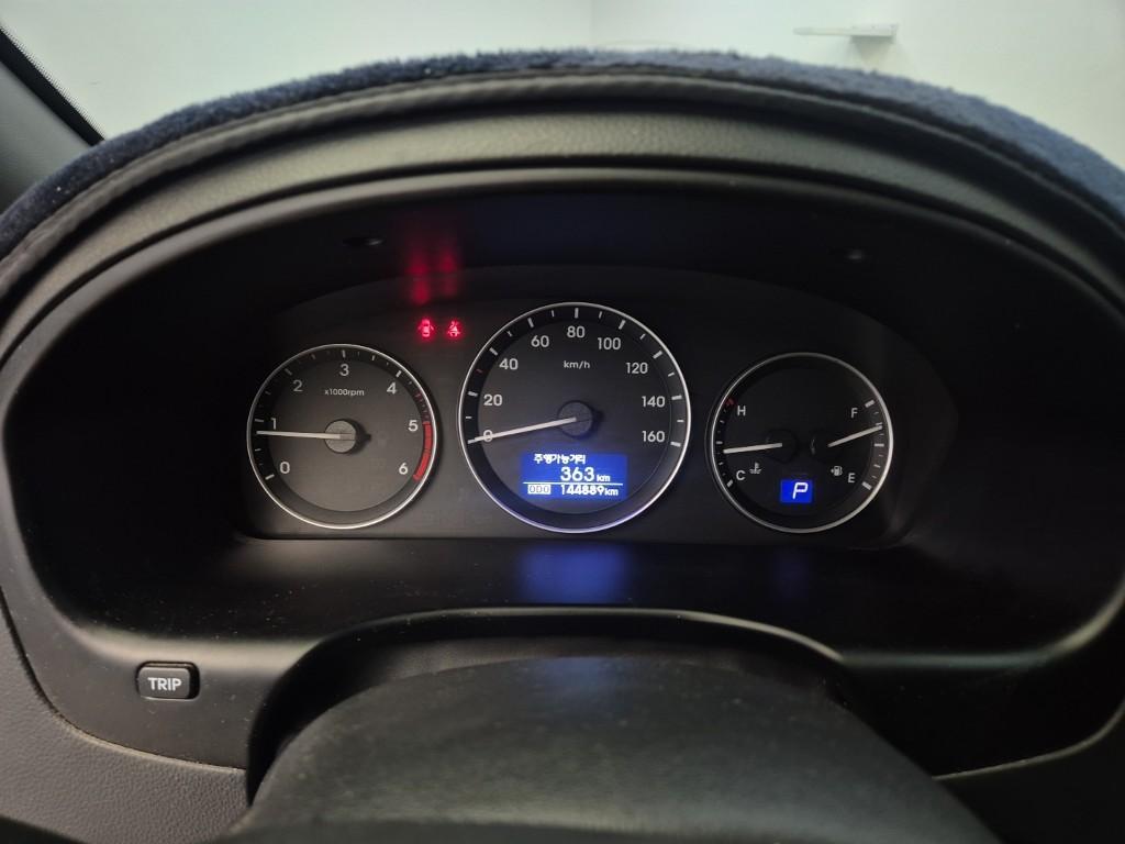 HYUNDAI The New Grand Starex 11-Seater Diesel