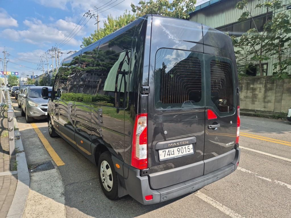 RENAULT(SAMSUNG) New Master 15-Seater